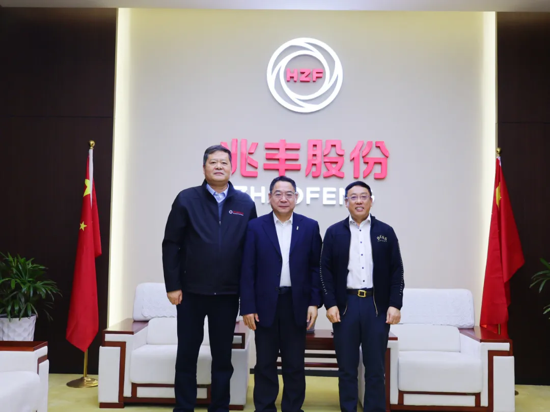 Д-р Џанг Јилин, главен извршен директор на Schaeffler Great China, во посета на Zhaofeng Co., Ltd.