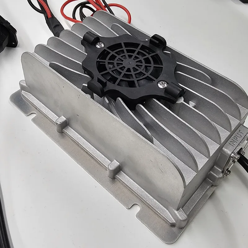 Ексклузивен брз полнач за голф со висока моќност од 600 W